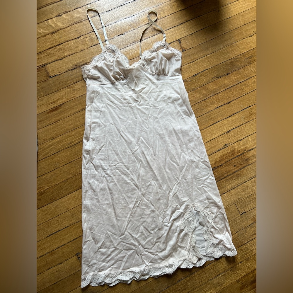 Vintage Elegant Cream Lace Trim Slip